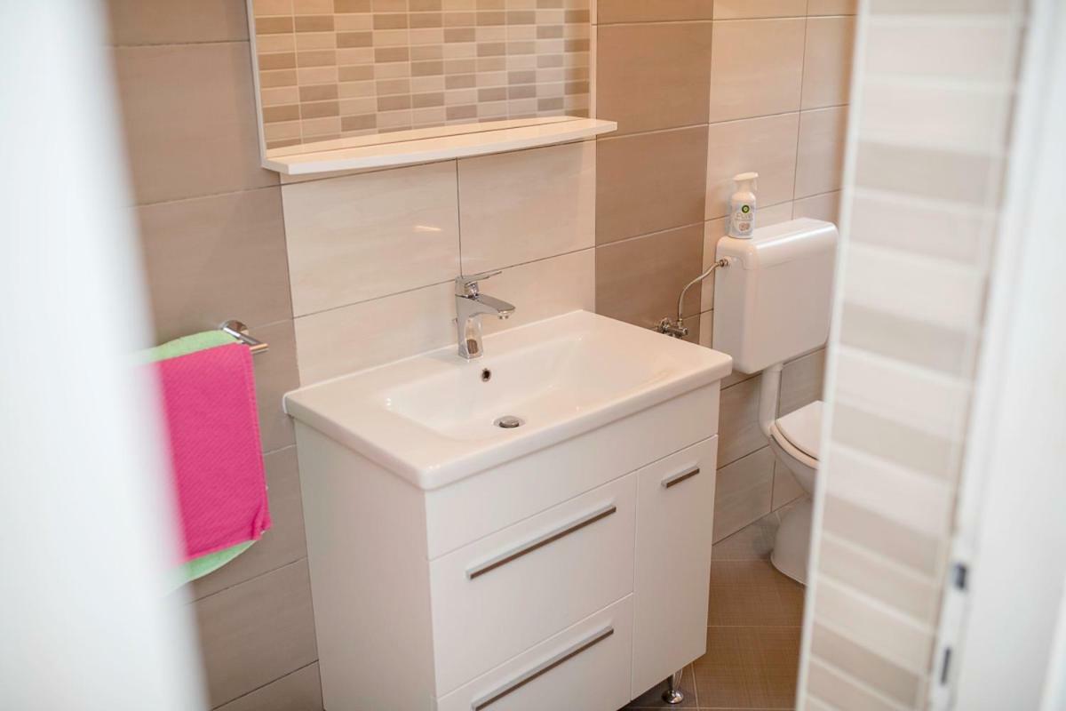 Apartman Jasmina Banjol 外观 照片