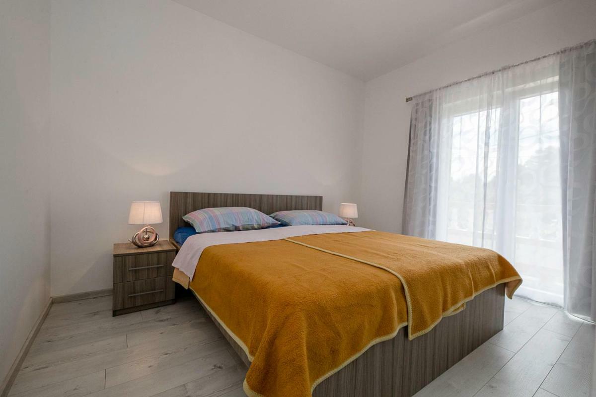 Apartman Jasmina Banjol 外观 照片