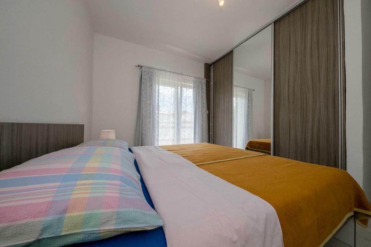 Apartman Jasmina Banjol 外观 照片